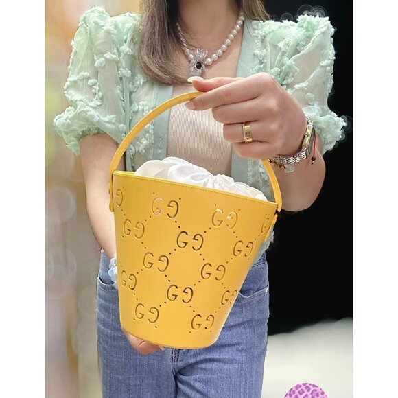 Gucci Kids GG Supreme Perforated Bucket Bag Yellow 723051 - Picture 11 of 12